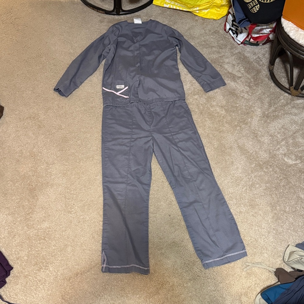 Gray scrub set